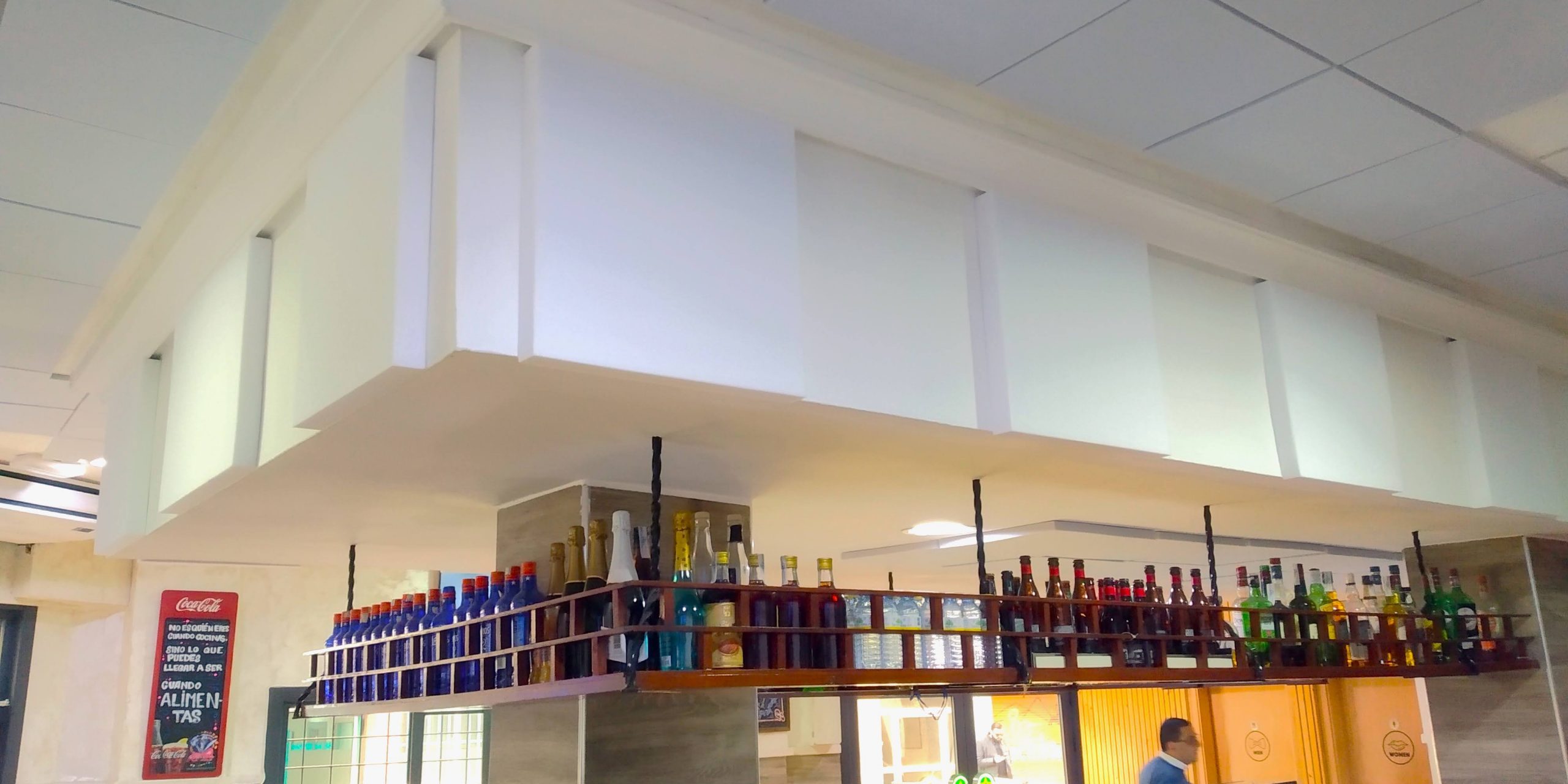 Ruido en la cafetería